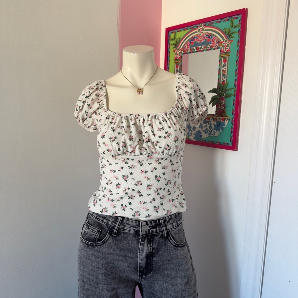 Faded Rose White Eyelet Ditzy Floral Print Square-Neck Short Puff Sleeve Top